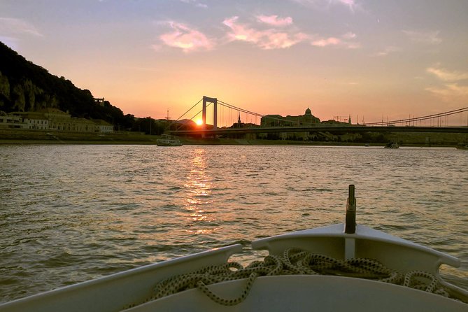 One hour Hen or Stag private party boat Budapest with unlimited beer and wine - The sound system and music rules, how to keep it painless