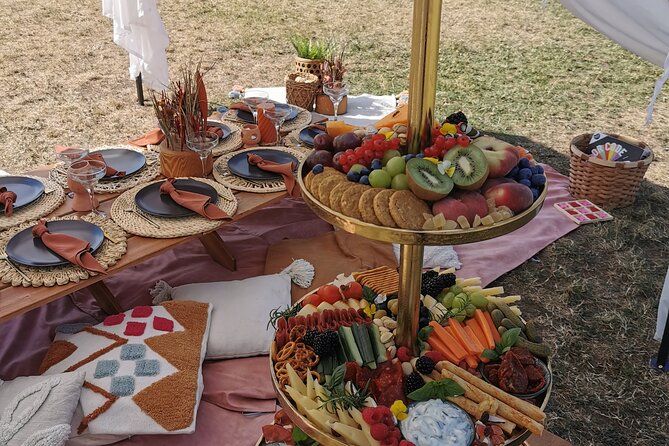 Picnics experience in Hungary - Food boxes in Hungary: Tapas, Fruit, or Vega