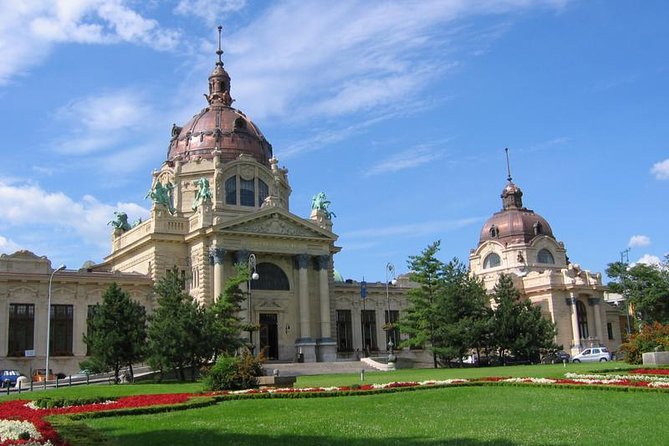 Private 4-hours City Tour of Budapest with private guide and Hotel Pick-up - Hungarian State Opera House: architecture first, tickets may cost extra
