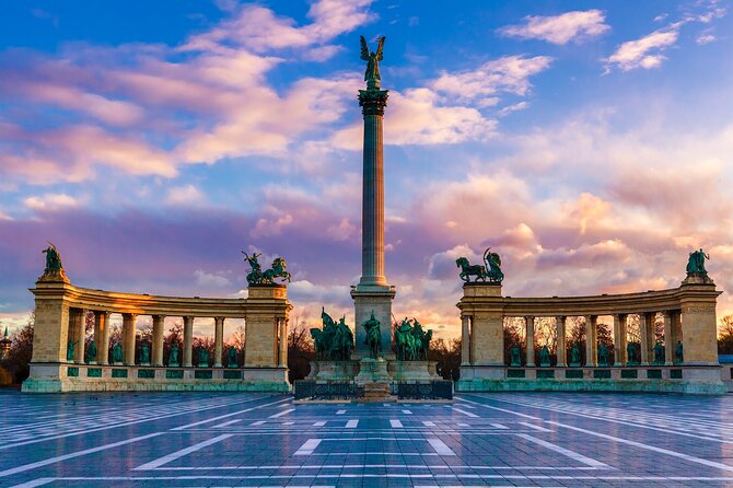 Private Buda and Pest tour by car with professional guide - Stop at Buda Castle: the power center of medieval Buda