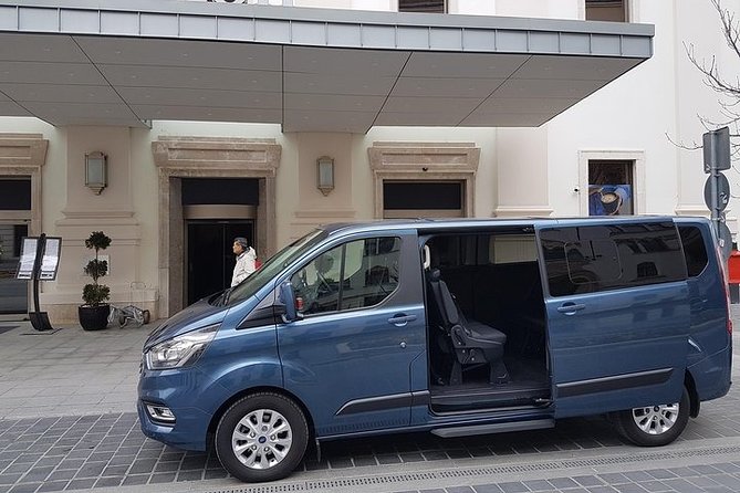 Private Buda Castle walking tour & Danube river cruise with Margaret Island stop - King Matthias Fountain and Sandor Palace: Short Stops, Good Payoff