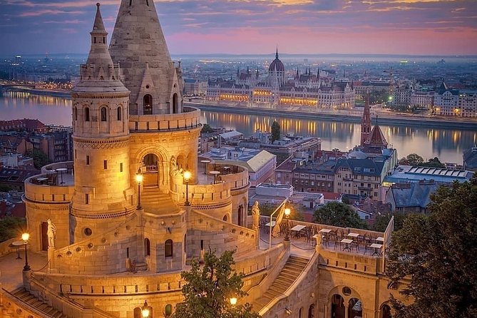 Private Budapest Christmas Market guided tour and Danube Evening cruise package - The Danube cruise plan: 30 languages, Chain Bridge lights, and landmark views