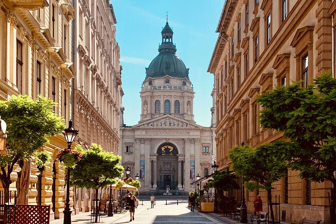 Private Budapest City tour with Classic Russian Jeep or G-Wagon! - Chain Bridge and Parliament photos: big landmarks with short stops