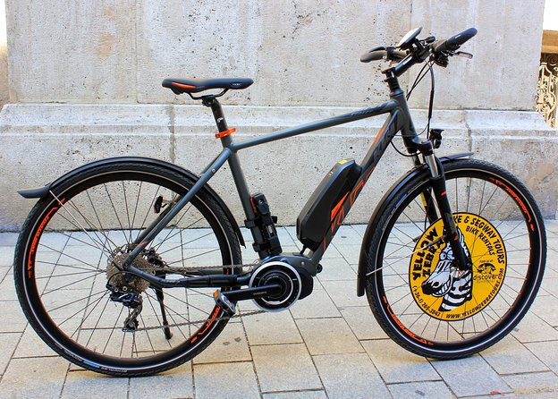 Private Budapest E-Bike Tour - The Included Coffee and Cake Stop, and How to Use It