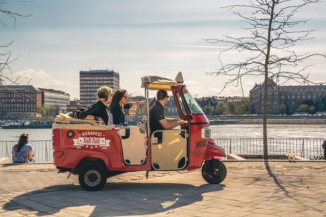 Private Budapest TukTuk Tour: Custom Route, Hotel Pickup - The overall loop: Buda hill views plus Pest classics