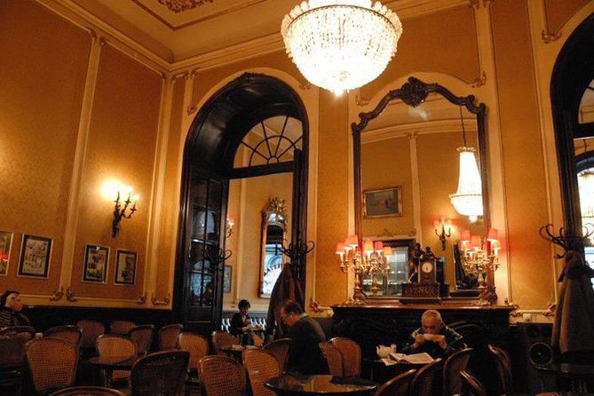 Private Café Wandering: Excursion through Budapest’s Belle Epoque - Művész Café by Andrássy Boulevard: sit down for coffee and cake