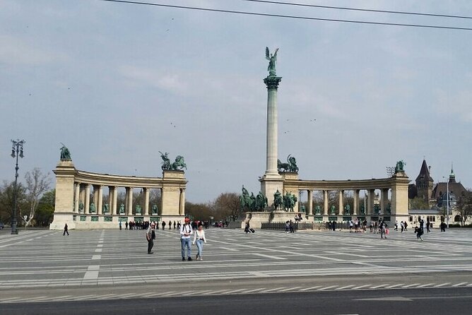 Private car or minivan transfer from Budapest to Prague or back - Driver style: on-time service, sensible driving, and privacy