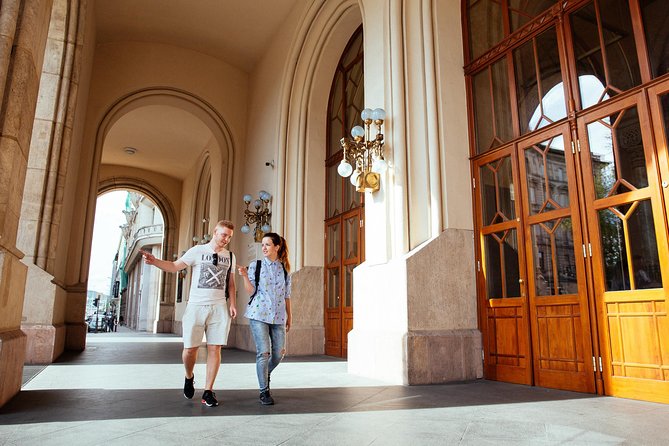 Private City Kickstart Tour: Budapest - Duration and walking level, what moderate fitness really means