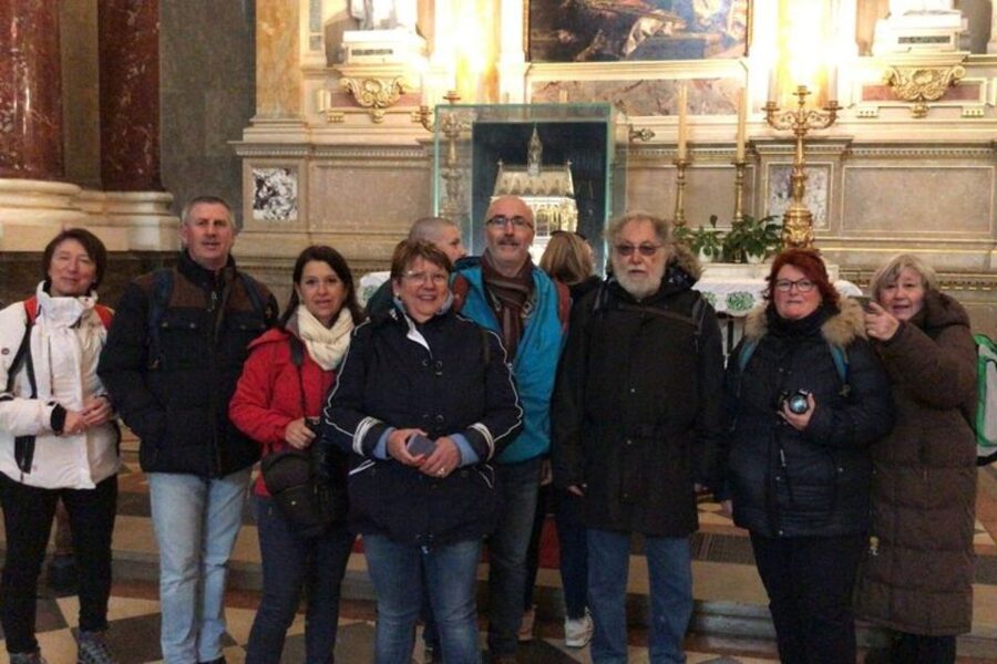 Private Custom Tour with Local Guide Budapest - Getting picked up in Budapest, then getting your bearings