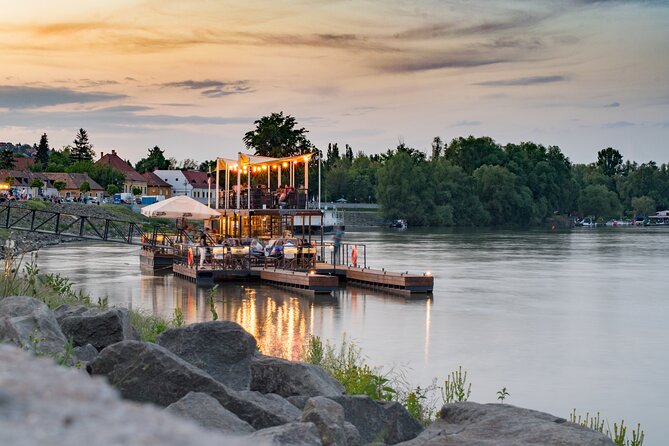 Private Danube Sightseeing Cruise in Budapest - The 50-minute Danube route: what you’ll see between the Royal Castle and bridges