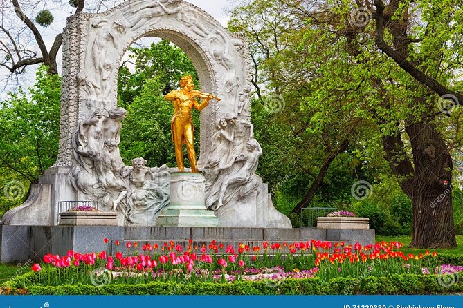 Private Day Tour in Vienna from Budapest with Licensed Guide - St Stephen’s Cathedral walk, with optional inside time