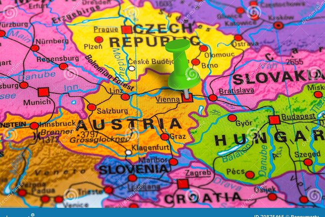 Private Day Tour in Vienna from Budapest with Licensed Guide - Vienna State Opera and Hofburg: big names on a one-day route