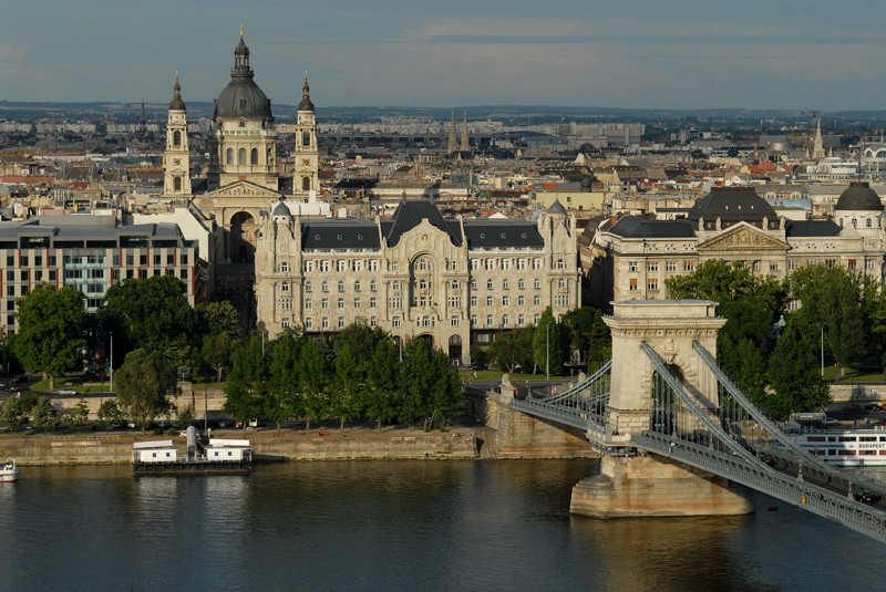 Private Day Trip to Budapest from Vienna - Buda Castle District: Trinity Square, Matyas Church, and Castle Hill