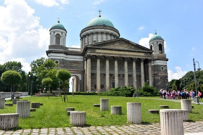 Private or SmallGroup Budapest Danube Bend Tour Lunch and Cruise - Food and comfort: how to make the day work smoothly