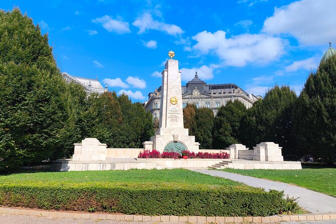 Private Tour of Communist Era Budapest - Lunch at Restaurant Alba Regia, plus a communist-era church stop