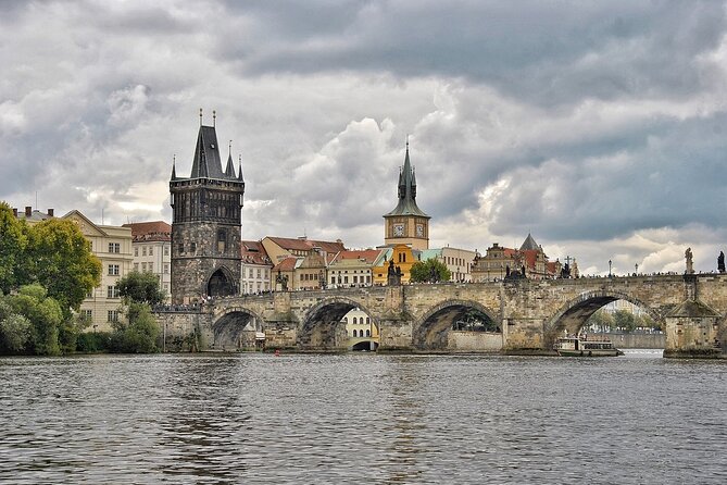 Private Transfer from Budapest to Prague with 2 hours for sightseeing - Timing and what a 7 to 8 hour day feels like