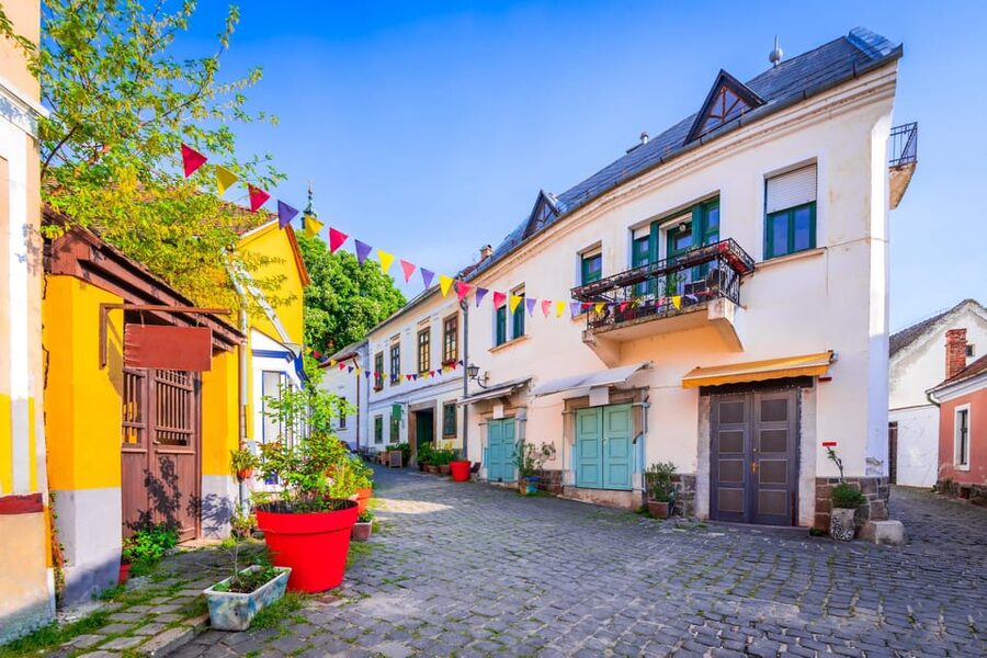 Private trip: Budapest to Szentendre, Visegrád & Esztergom - Door-to-door logistics in Budapest, and what you should know