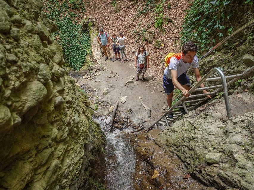 Ram Gorge Hiking Adventure - What the small group really changes