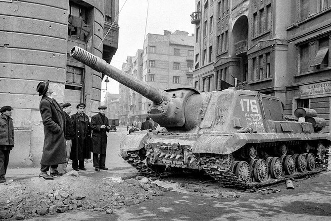 Rise Against the Soviet: The 1956 Revolution - Private Tour - Margaret Bridge and the White House of Communist power