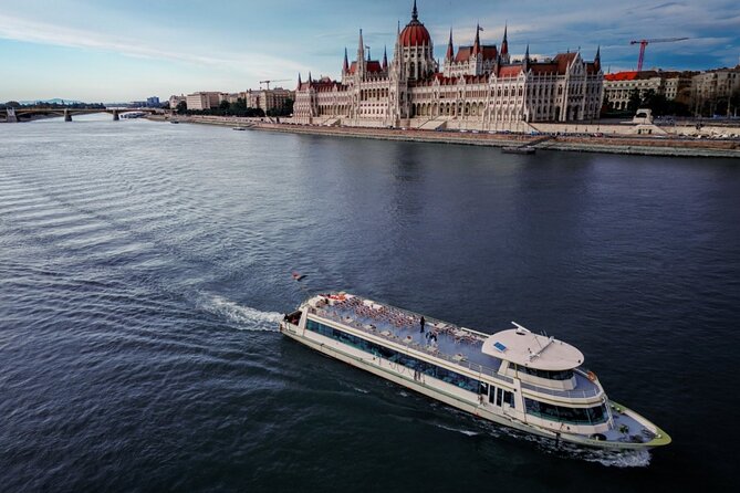 River Cruise ticket and Walking Tour in Budapest - Chain Bridge views, the Little Princess statue, and calm on Margaret Island