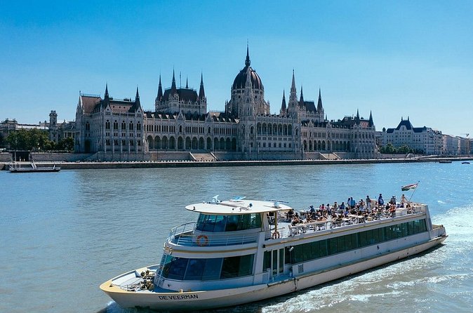 River Cruise ticket and Walking Tour in Budapest - Getting the boat part right: drinks and finishing near Vigadó tér