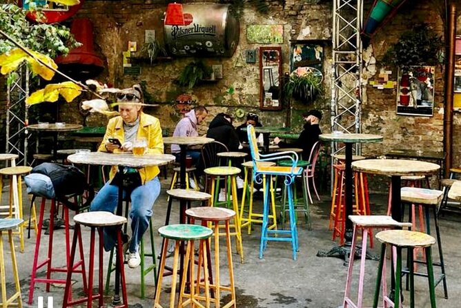 Ruin Pub Walking Tour with a Local Hostess in Budapest - Jewish Budapest in a compact loop, from Tree of Life to Nagy Zsinagóga