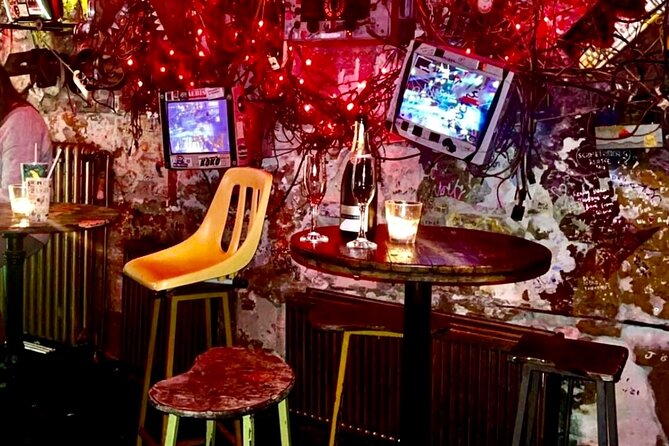 Ruin Pub Walking Tour with a Local Hostess in Budapest - Szimpla Kert as the finale, rooms, themes, and a surprise