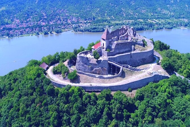 Scenic Danube River bend hills & the Art Town: Private Car Tour - Comfort and weather tips that will save your day