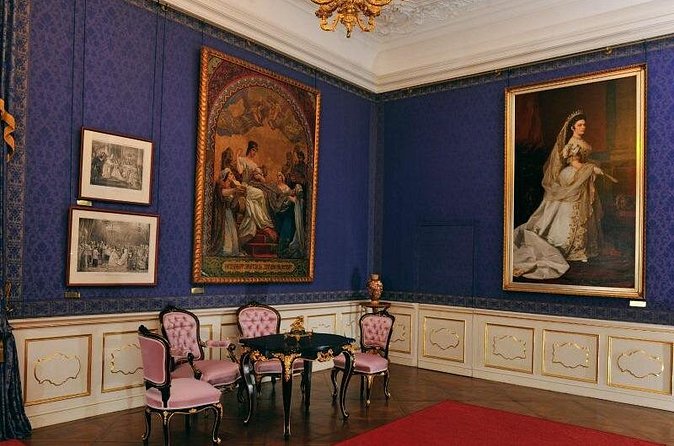 Sisi's Royal Palace Tour with Hotel pickup & Cake in Palace Café - Palace Café and Sisi’s Favorite Cake: A Small Break That Feels Like Part of the Trip