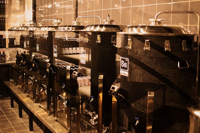 SÖR - The Ultimate Budapest Craft Beer Tour - How Beer Samples and Hungarian Snack Pairings Make the Night Better
