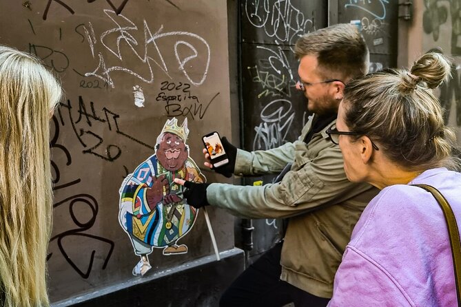 Street Art and Alternative Tour in Budapest - The 2-hour plan: a slow walk built for seeing details