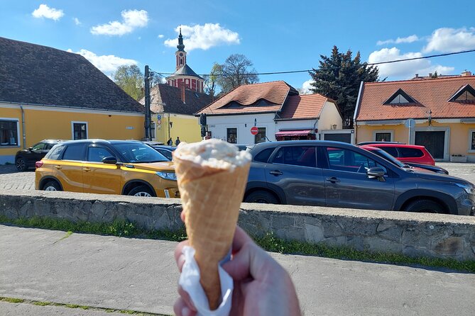 SzentEndre-SaintAndrew City Privately Shopping and Picturesque - A Half-Day Private Tour That Gets You Out of Budapest Fast