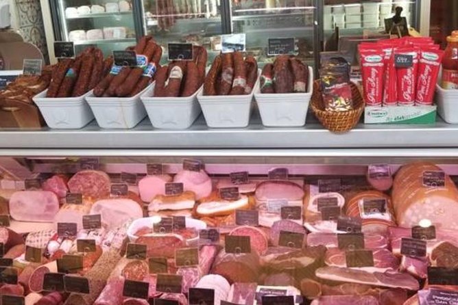 Taste Budapest - Fat Boy Foodies Walk - Group Size, Guide Energy, and English Comfort