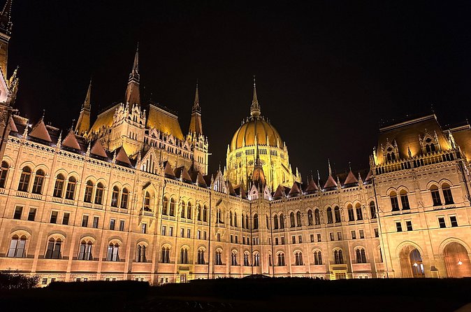 The Bright Lights of Budapest - Private Walking Tour with Boat Cruise & Drink - St. Stephen’s Basilica: the reliquary detail that makes the stop memorable