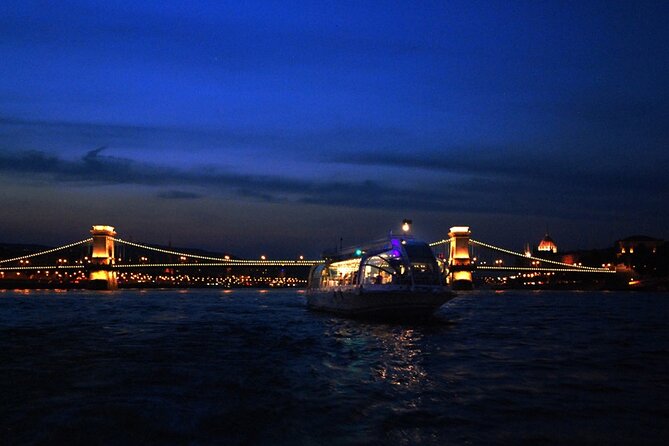 The Bright Lights of Budapest - Private Walking Tour with Boat Cruise & Drink - The 1-hour Danube boat cruise plus a drink: why the river view matters
