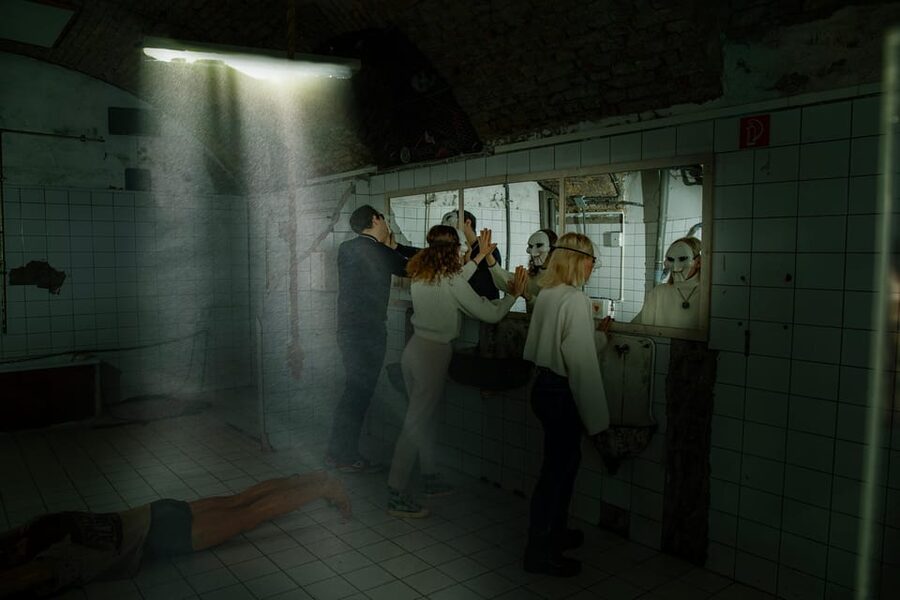 The Real Saw | Escape Room by PÁNiQ SZOBA - Where to meet PÁNiQ SZOBA, and how check-in works