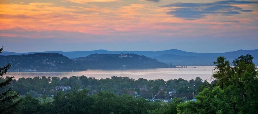 The Turquoise Sea of Hungary: Lake Balaton Private Tour - Balatonfured promenades and villas, with space to breathe