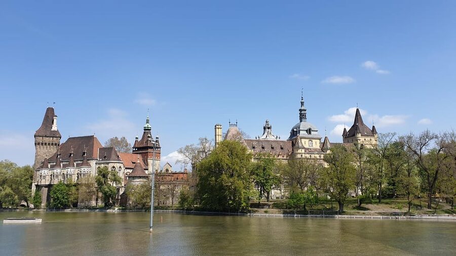 The Ultimate Private Kickstart Tour of Budapest - What to bring, what to watch for, and comfort reality