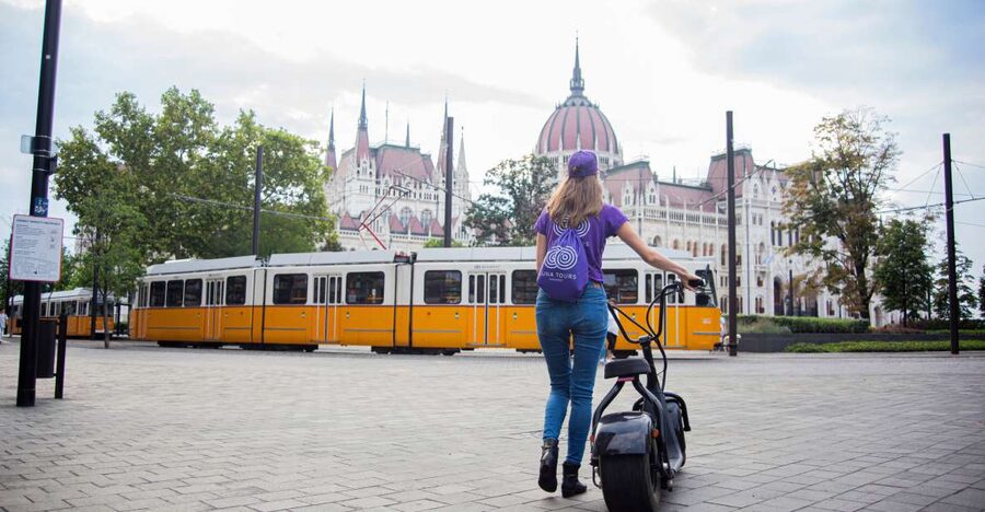 Top sights of Pest downtown on e-scooters incl. Parliament - Why a 90-minute e-scooter loop is the smart way to see Pest