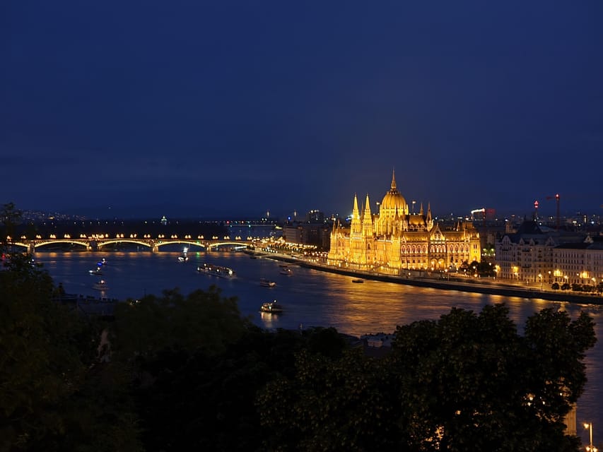 True Crime Walking Tour in the Buda Castle district - Who should book, and who might want to skip it