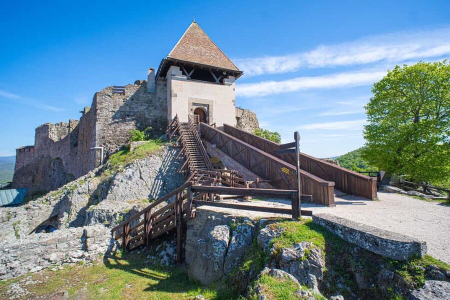 Visegrád Hike & Castle Tour with Ferry from Budapest - Price Worth Paying For: What You Get For $176