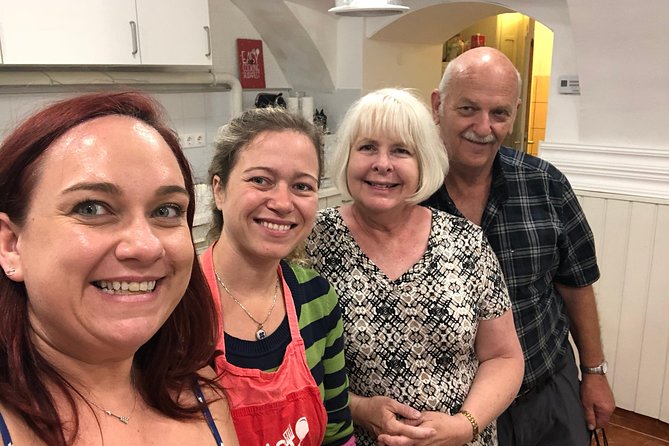 Walk and Cook Budapest - Timing and pacing: a 5 hour day built around a 1.5 hour walk
