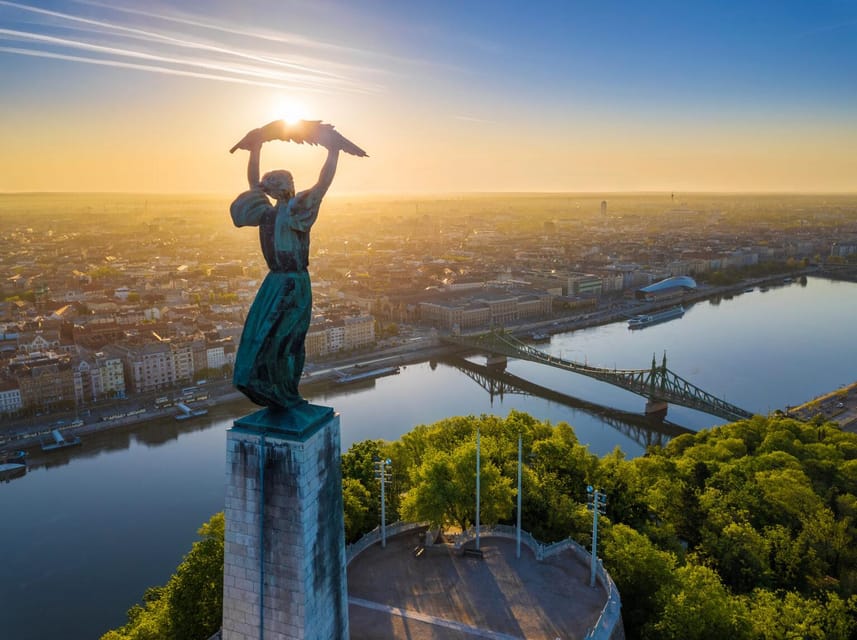 Walking consultancy with alternative psychologist and author - Your One-on-One Walking Route Through Historic Downtown Budapest
