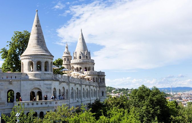 Walking tour in the Buda Castle incl. Fisherman's Bastion - Why this Buda Castle walk works so well