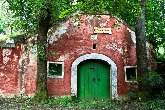 Wine Tasting in the Countryside from Budapest - What you actually eat, and why it matters for the tasting